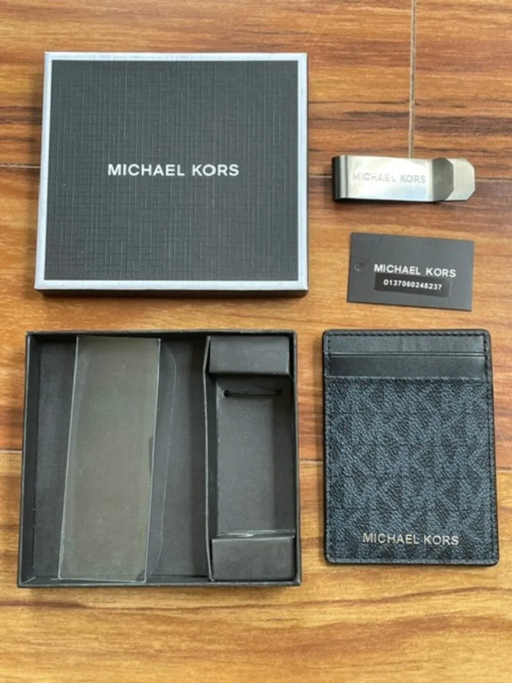 Michael Kors Men's 4 Slots Credit Card Case Wallet and Money Clip Sets